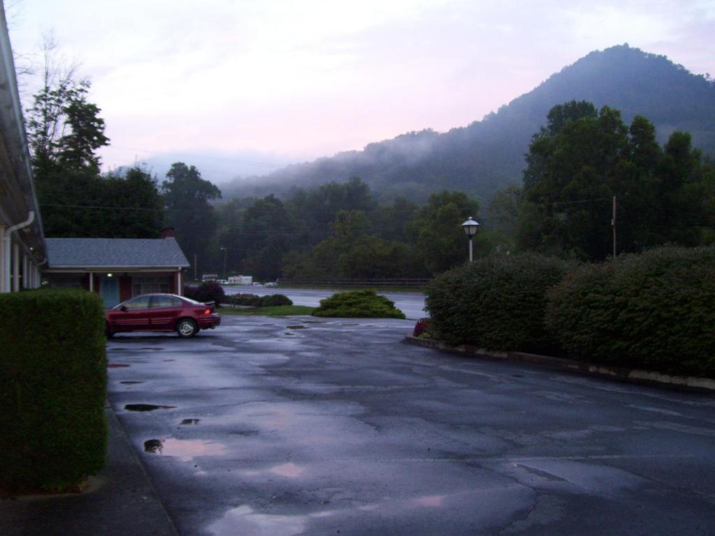 Parkway Inn Waynesville Extérieur photo