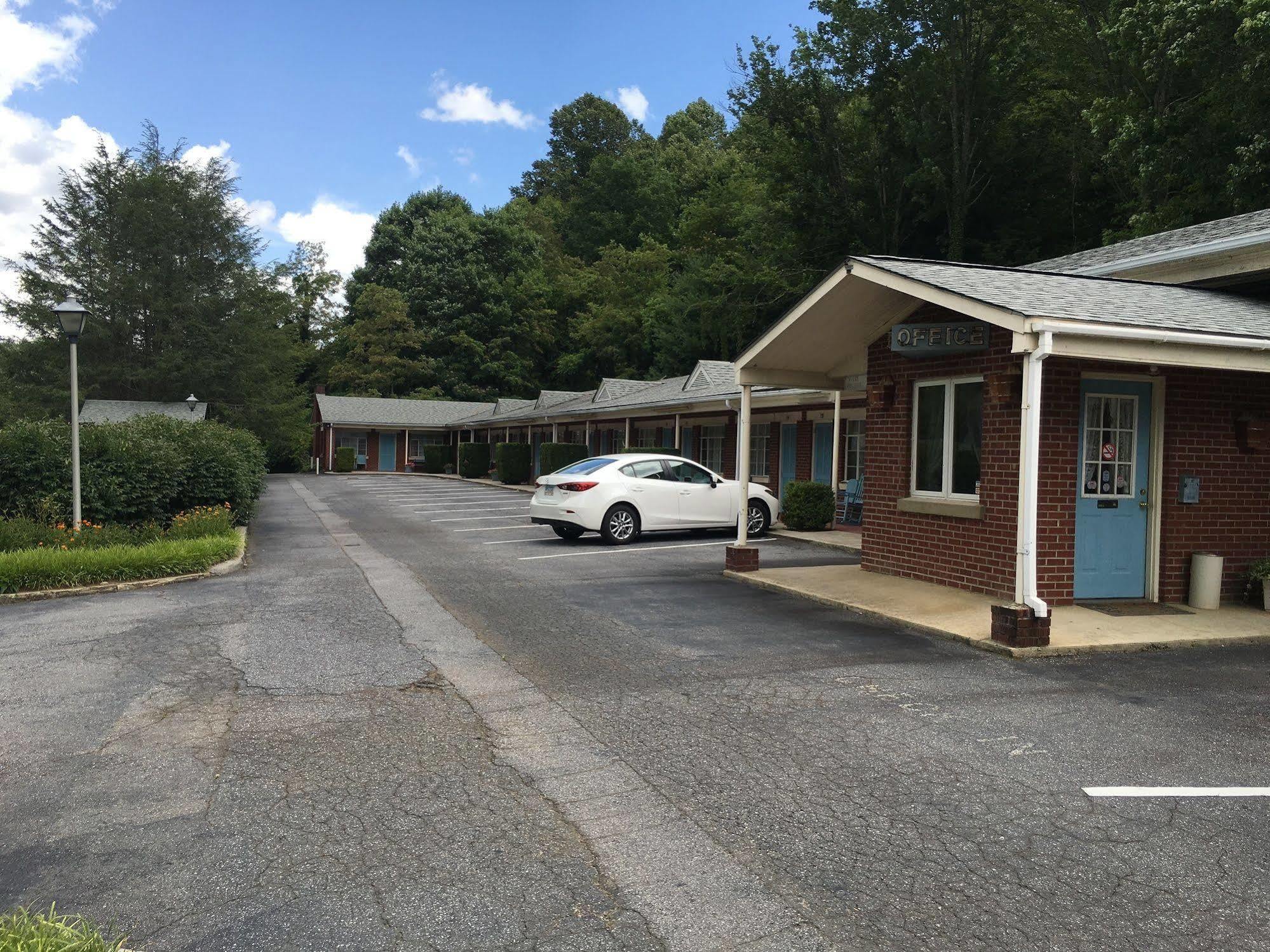 Parkway Inn Waynesville Extérieur photo